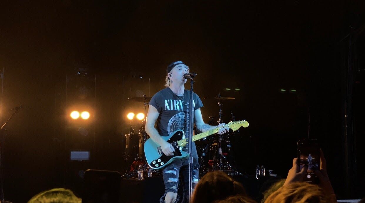 all time low photo 1